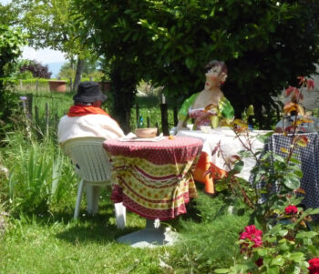 Paulette au jardin.